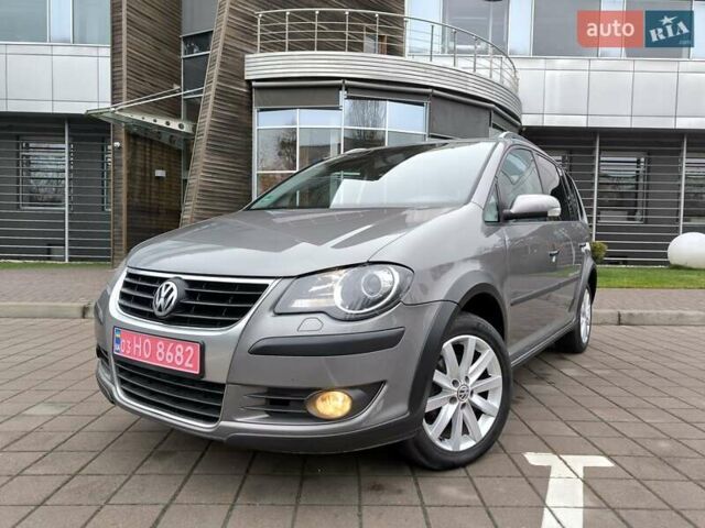 Серый Фольксваген Туран, объемом двигателя 1.4 л и пробегом 182 тыс. км за 7850 $, фото 1 на Automoto.ua