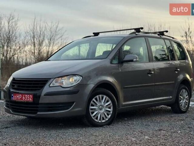 Сірий Фольксваген Туран, об'ємом двигуна 1.6 л та пробігом 218 тис. км за 7690 $, фото 1 на Automoto.ua