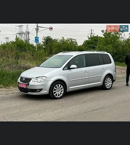 Серый Фольксваген Туран, объемом двигателя 1.4 л и пробегом 189 тыс. км за 7900 $, фото 1 на Automoto.ua