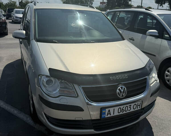 Серый Фольксваген Туран, объемом двигателя 1.9 л и пробегом 344 тыс. км за 6500 $, фото 1 на Automoto.ua