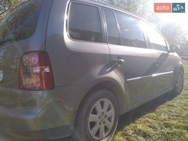 Сірий Фольксваген Туран, об'ємом двигуна 1.4 л та пробігом 211 тис. км за 6600 $, фото 1 на Automoto.ua