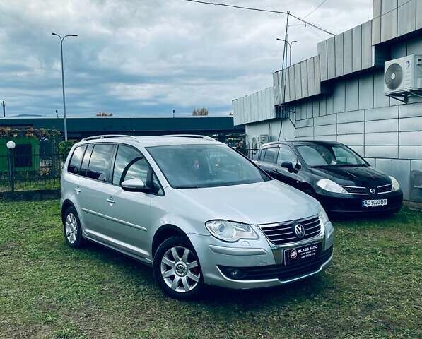 Сірий Фольксваген Туран, об'ємом двигуна 1.9 л та пробігом 200 тис. км за 8500 $, фото 1 на Automoto.ua