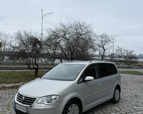 Сірий Фольксваген Туран, об'ємом двигуна 1.39 л та пробігом 182 тис. км за 7950 $, фото 1 на Automoto.ua