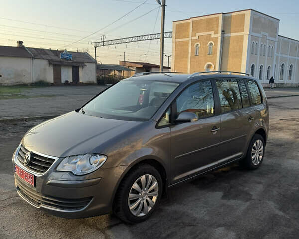 Сірий Фольксваген Туран, об'ємом двигуна 1.6 л та пробігом 191 тис. км за 7700 $, фото 1 на Automoto.ua