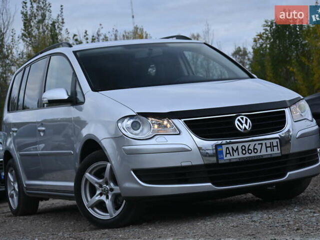 Сірий Фольксваген Туран, об'ємом двигуна 2 л та пробігом 190 тис. км за 9500 $, фото 1 на Automoto.ua