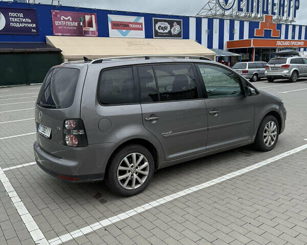 Серый Фольксваген Туран, объемом двигателя 1.39 л и пробегом 129 тыс. км за 10600 $, фото 1 на Automoto.ua