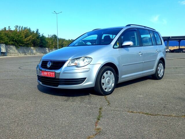 Сірий Фольксваген Туран, об'ємом двигуна 1.6 л та пробігом 190 тис. км за 8800 $, фото 1 на Automoto.ua