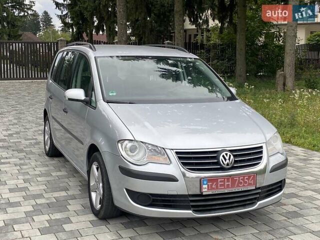 Сірий Фольксваген Туран, об'ємом двигуна 1.4 л та пробігом 175 тис. км за 6800 $, фото 1 на Automoto.ua