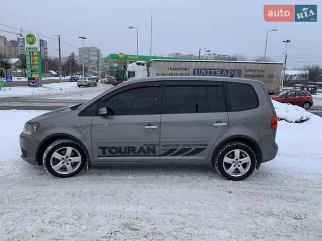 Серый Фольксваген Туран, объемом двигателя 1.6 л и пробегом 197 тыс. км за 8488 $, фото 1 на Automoto.ua