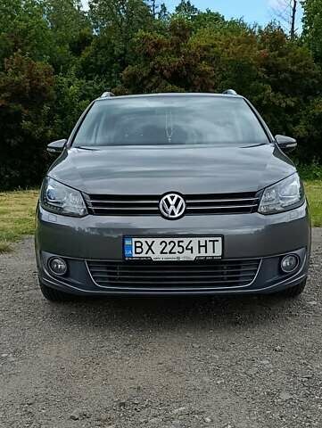 Сірий Фольксваген Туран, об'ємом двигуна 1.6 л та пробігом 270 тис. км за 10500 $, фото 1 на Automoto.ua