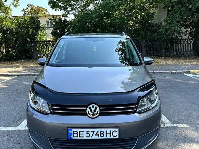 Серый Фольксваген Туран, объемом двигателя 1.4 л и пробегом 178 тыс. км за 8500 $, фото 1 на Automoto.ua