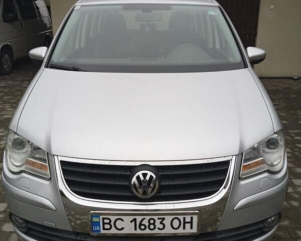 Серый Фольксваген Туран, объемом двигателя 1.9 л и пробегом 316 тыс. км за 8550 $, фото 1 на Automoto.ua