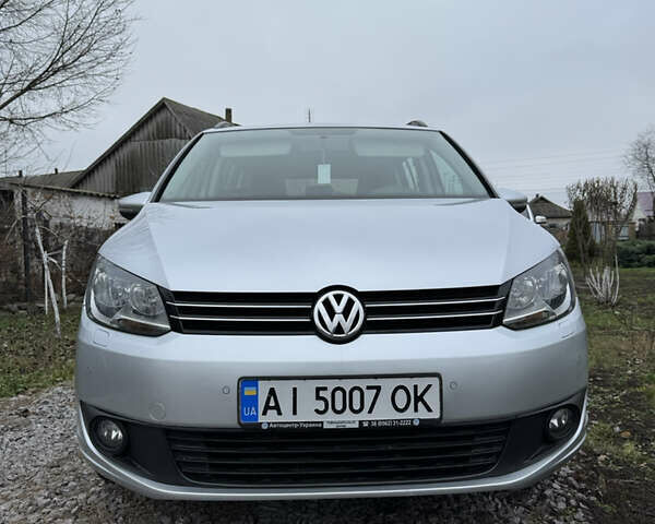 Серый Фольксваген Туран, объемом двигателя 1.39 л и пробегом 118 тыс. км за 9200 $, фото 1 на Automoto.ua