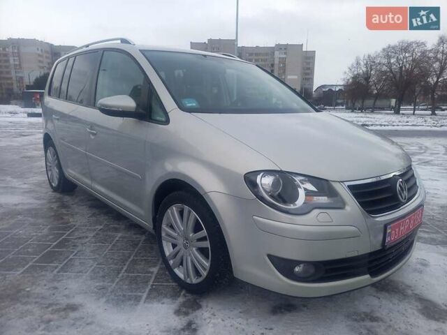 Сірий Фольксваген Туран, об'ємом двигуна 0 л та пробігом 245 тис. км за 7750 $, фото 1 на Automoto.ua