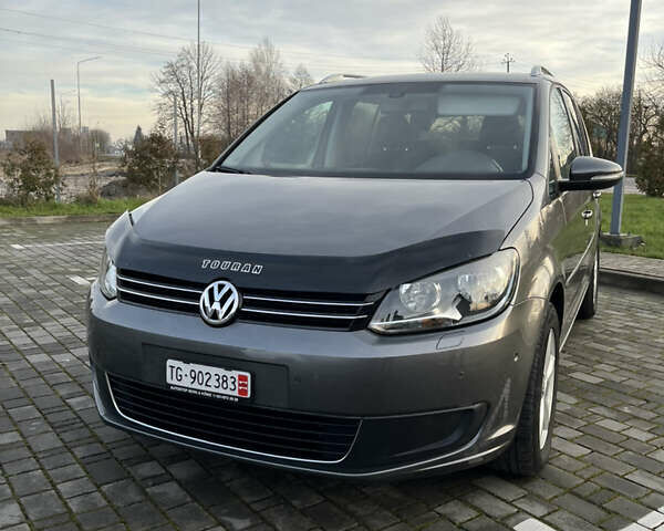 Серый Фольксваген Туран, объемом двигателя 1.39 л и пробегом 208 тыс. км за 8890 $, фото 1 на Automoto.ua