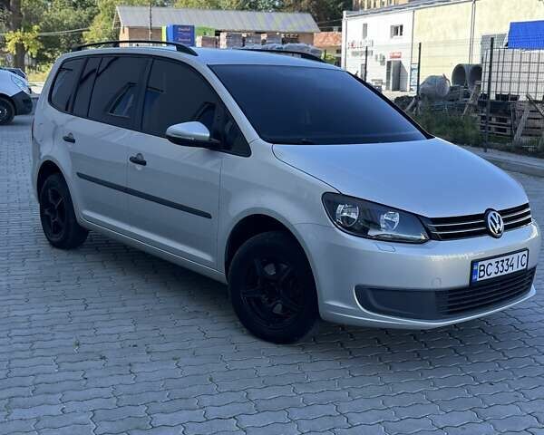 Серый Фольксваген Туран, объемом двигателя 1.6 л и пробегом 172 тыс. км за 11800 $, фото 1 на Automoto.ua