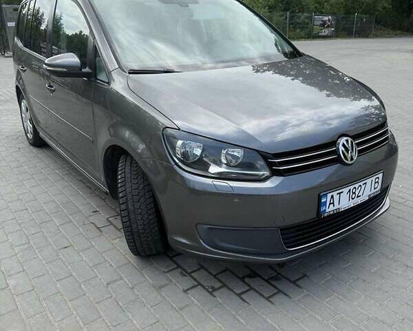 Сірий Фольксваген Туран, об'ємом двигуна 1.6 л та пробігом 284 тис. км за 10000 $, фото 1 на Automoto.ua