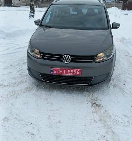 Серый Фольксваген Туран, объемом двигателя 1.39 л и пробегом 191 тыс. км за 7900 $, фото 1 на Automoto.ua