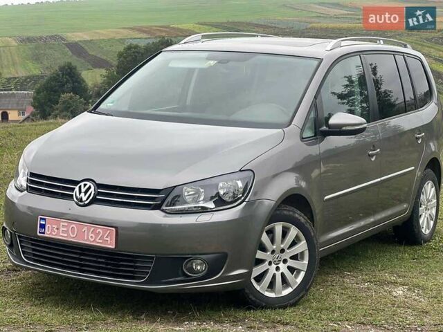 Серый Фольксваген Туран, объемом двигателя 1.6 л и пробегом 295 тыс. км за 9999 $, фото 1 на Automoto.ua