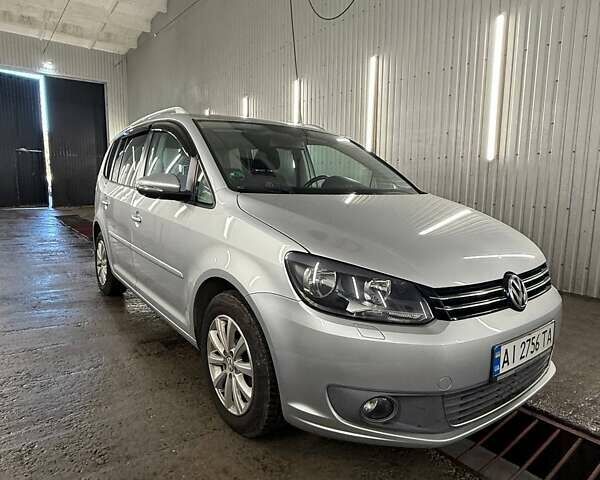 Серый Фольксваген Туран, объемом двигателя 1.6 л и пробегом 220 тыс. км за 9200 $, фото 1 на Automoto.ua