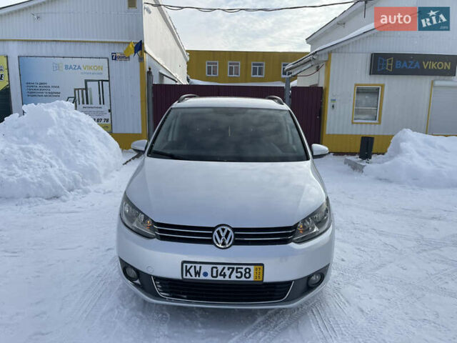 Серый Фольксваген Туран, объемом двигателя 1.6 л и пробегом 292 тыс. км за 9550 $, фото 1 на Automoto.ua