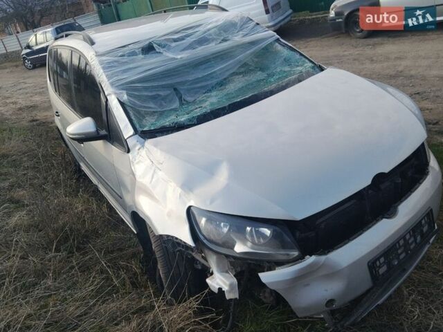 Серый Фольксваген Туран, объемом двигателя 1.6 л и пробегом 260 тыс. км за 3499 $, фото 1 на Automoto.ua