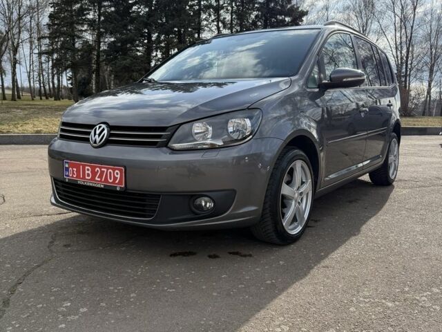 Серый Фольксваген Туран, объемом двигателя 1.6 л и пробегом 228 тыс. км за 10999 $, фото 1 на Automoto.ua