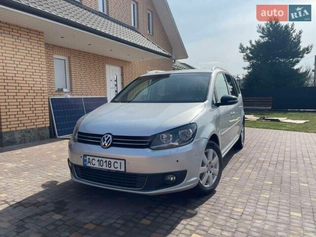 Сірий Фольксваген Туран, об'ємом двигуна 1.6 л та пробігом 263 тис. км за 8500 $, фото 1 на Automoto.ua