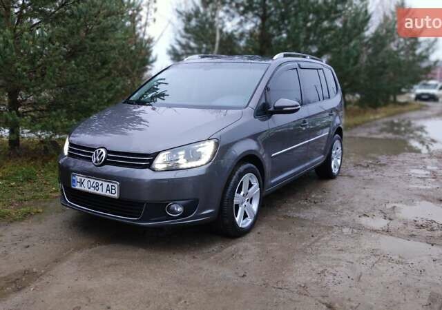Серый Фольксваген Туран, объемом двигателя 1.6 л и пробегом 302 тыс. км за 10550 $, фото 1 на Automoto.ua