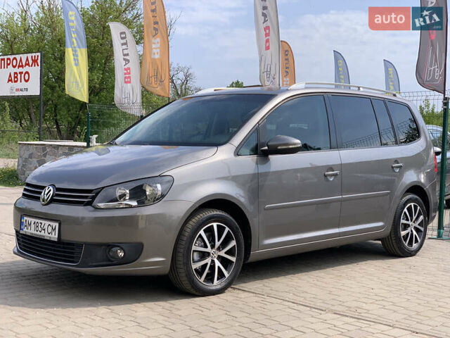 Серый Фольксваген Туран, объемом двигателя 1.6 л и пробегом 285 тыс. км за 10699 $, фото 1 на Automoto.ua
