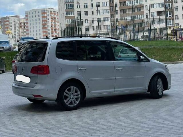 Серый Фольксваген Туран, объемом двигателя 1.6 л и пробегом 290 тыс. км за 9900 $, фото 1 на Automoto.ua