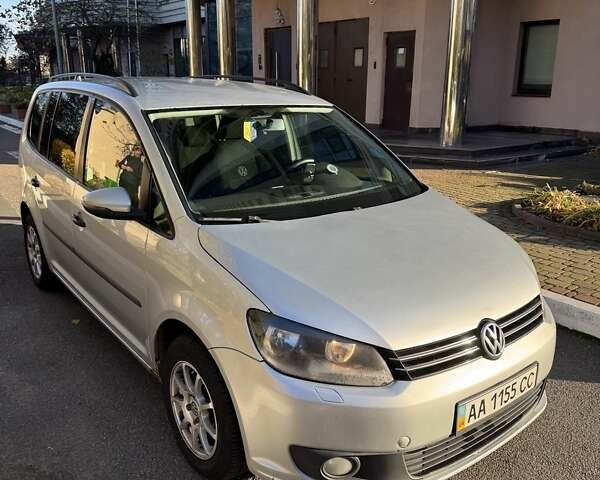 Сірий Фольксваген Туран, об'ємом двигуна 1.97 л та пробігом 592 тис. км за 12500 $, фото 1 на Automoto.ua