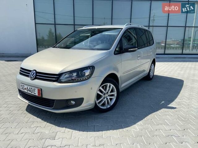 Серый Фольксваген Туран, объемом двигателя 2 л и пробегом 232 тыс. км за 12300 $, фото 1 на Automoto.ua