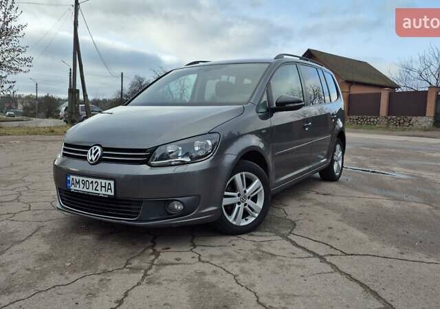 Серый Фольксваген Туран, объемом двигателя 1.6 л и пробегом 256 тыс. км за 8900 $, фото 1 на Automoto.ua