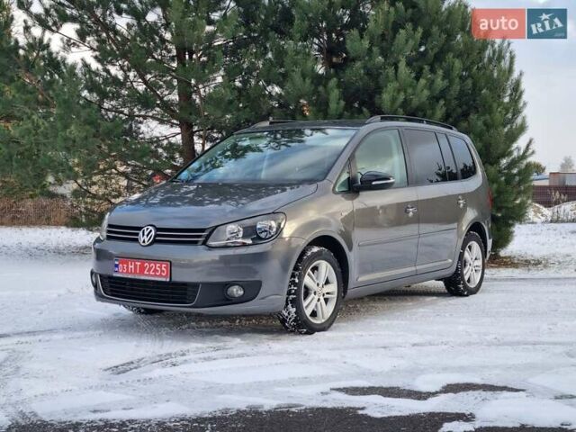 Серый Фольксваген Туран, объемом двигателя 2 л и пробегом 253 тыс. км за 12900 $, фото 1 на Automoto.ua