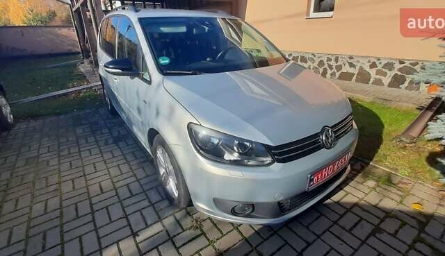 Серый Фольксваген Туран, объемом двигателя 1.6 л и пробегом 223 тыс. км за 11600 $, фото 1 на Automoto.ua