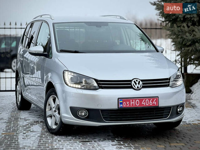 Сірий Фольксваген Туран, об'ємом двигуна 2 л та пробігом 277 тис. км за 11800 $, фото 1 на Automoto.ua
