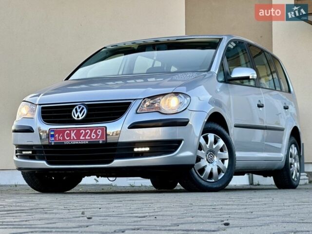 Серый Фольксваген Туран, объемом двигателя 0 л и пробегом 96 тыс. км за 4000 $, фото 1 на Automoto.ua