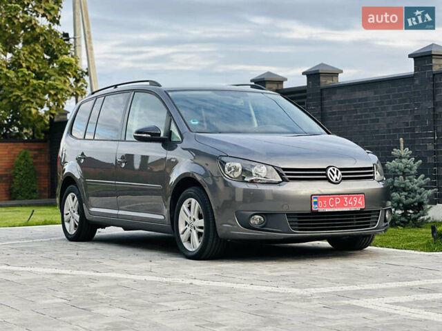 Серый Фольксваген Туран, объемом двигателя 1.6 л и пробегом 232 тыс. км за 11250 $, фото 1 на Automoto.ua