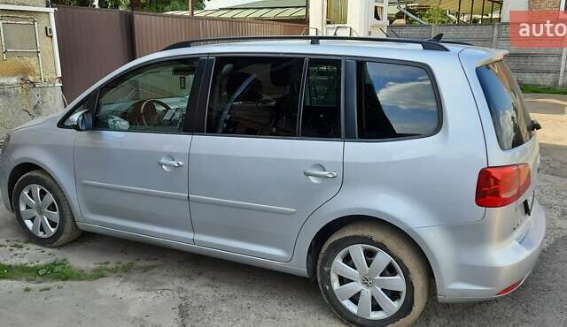 Серый Фольксваген Туран, объемом двигателя 1.2 л и пробегом 160 тыс. км за 8950 $, фото 1 на Automoto.ua