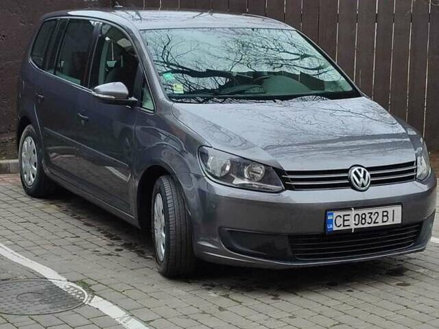 Серый Фольксваген Туран, объемом двигателя 1.6 л и пробегом 315 тыс. км за 10700 $, фото 1 на Automoto.ua