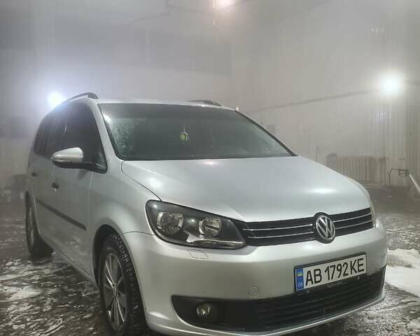 Сірий Фольксваген Туран, об'ємом двигуна 1.6 л та пробігом 270 тис. км за 10700 $, фото 1 на Automoto.ua