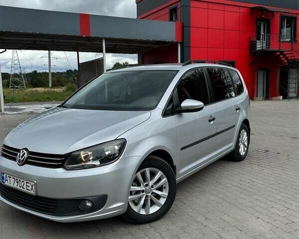 Серый Фольксваген Туран, объемом двигателя 1.6 л и пробегом 251 тыс. км за 11600 $, фото 1 на Automoto.ua