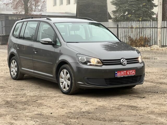 Серый Фольксваген Туран, объемом двигателя 1.6 л и пробегом 227 тыс. км за 9350 $, фото 1 на Automoto.ua