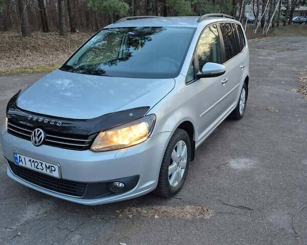 Серый Фольксваген Туран, объемом двигателя 1.98 л и пробегом 256 тыс. км за 11500 $, фото 1 на Automoto.ua