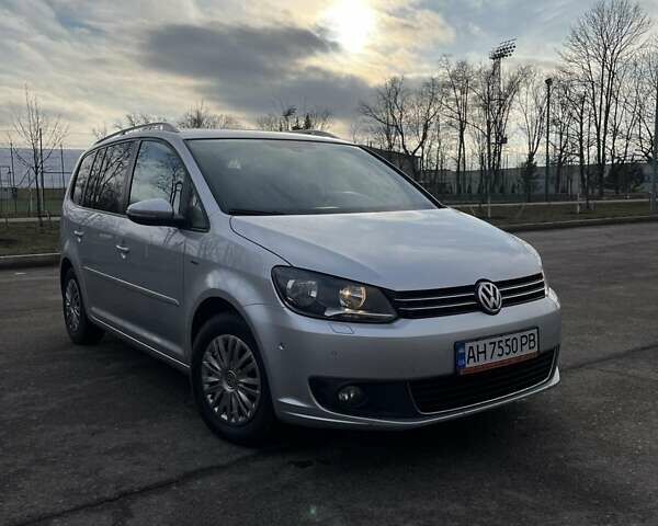 Серый Фольксваген Туран, объемом двигателя 1.6 л и пробегом 233 тыс. км за 11800 $, фото 1 на Automoto.ua