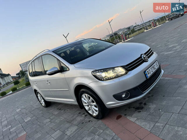 Серый Фольксваген Туран, объемом двигателя 2 л и пробегом 285 тыс. км за 11900 $, фото 1 на Automoto.ua