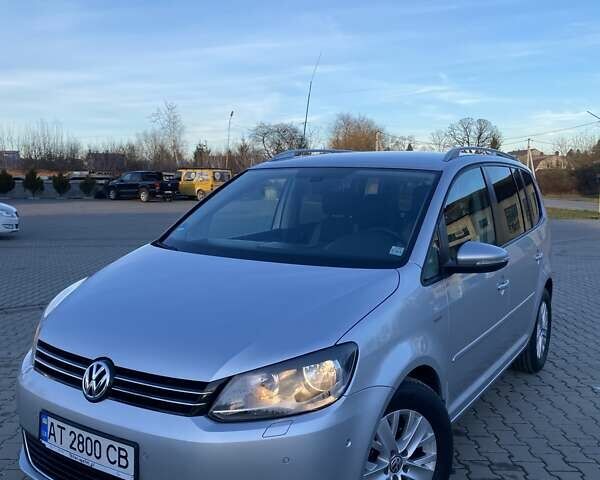 Серый Фольксваген Туран, объемом двигателя 1.6 л и пробегом 258 тыс. км за 10900 $, фото 1 на Automoto.ua