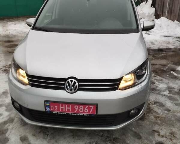 Серый Фольксваген Туран, объемом двигателя 1.6 л и пробегом 260 тыс. км за 10900 $, фото 1 на Automoto.ua
