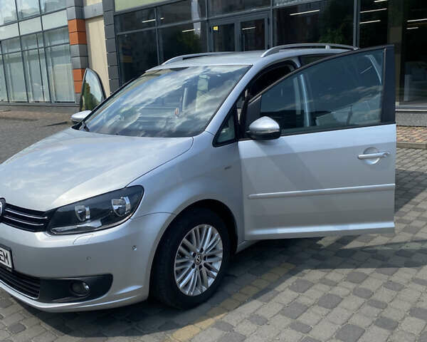 Сірий Фольксваген Туран, об'ємом двигуна 1.6 л та пробігом 239 тис. км за 12500 $, фото 1 на Automoto.ua